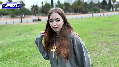 Познакомилась с незнакомцем и пошла к нему домой на полку